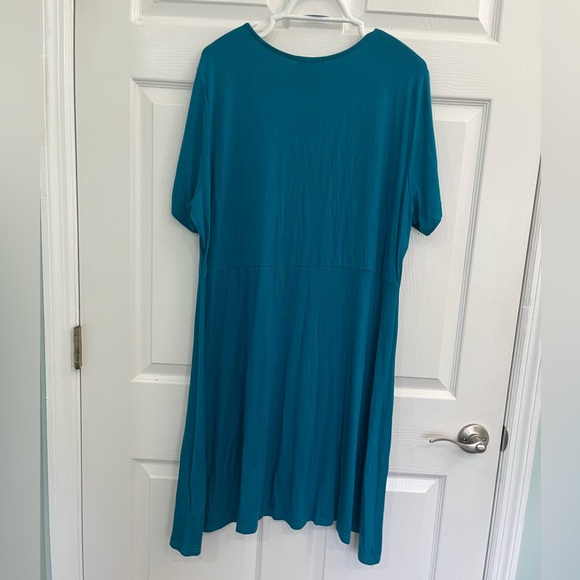 NWT Voianlimo (Amazon) Women's 3X Blue/Green Short Sleeve V-Neck Midi Dress - Picture 4 of 9